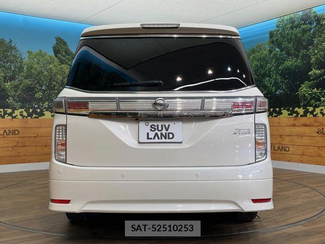 Nissan ELGRAND 2019-05 6814839-15