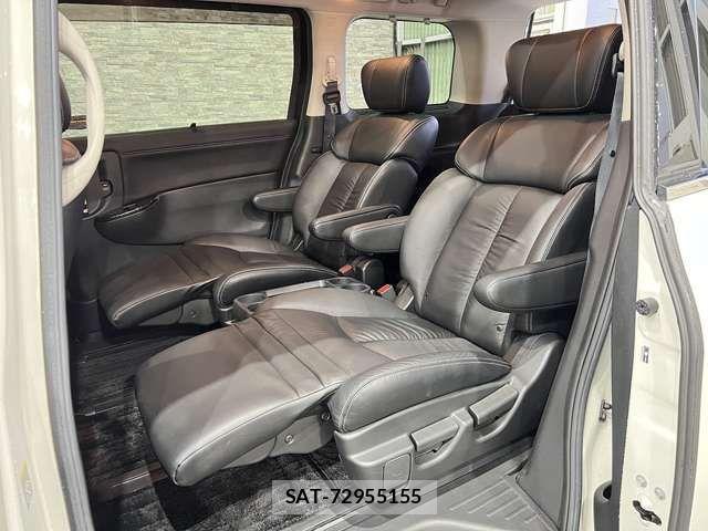 Nissan ELGRAND 2011-02 6814840-9