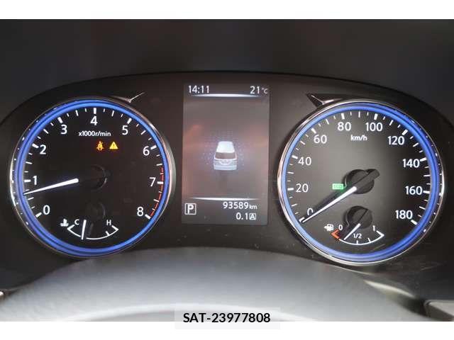 Nissan ELGRAND 2018-03 6904734-10