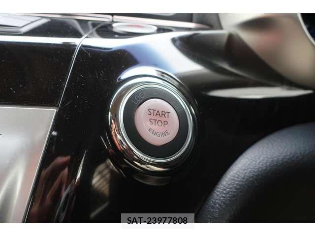 Nissan ELGRAND 2018-03 6904734-14