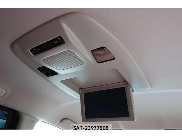 Nissan ELGRAND 2018-03 6904734-2