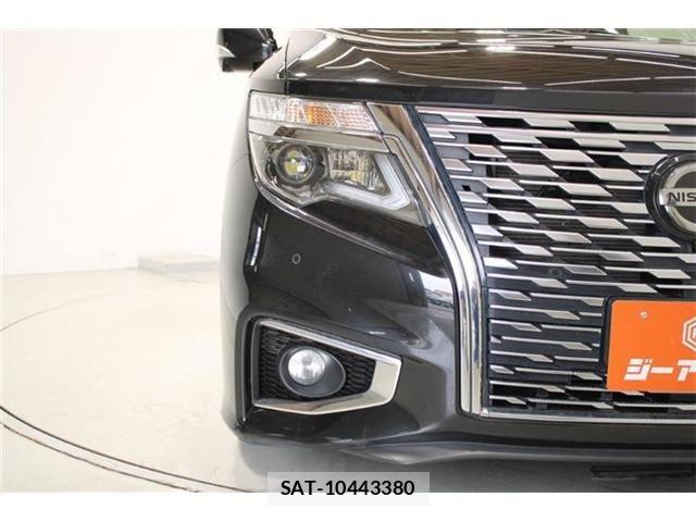 Nissan ELGRAND 2021-03 6904735-15