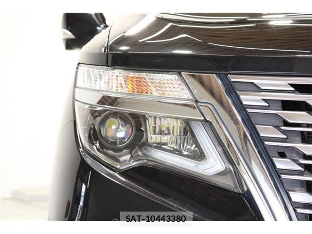 Nissan ELGRAND 2021-03 6904735-16