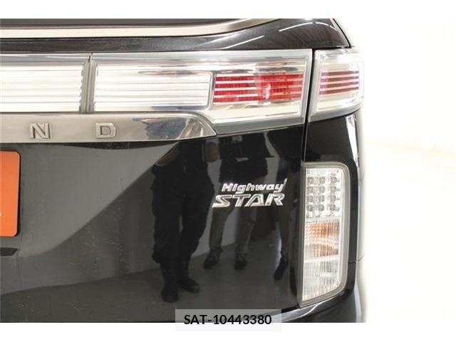 Nissan ELGRAND 2021-03 6904735-17
