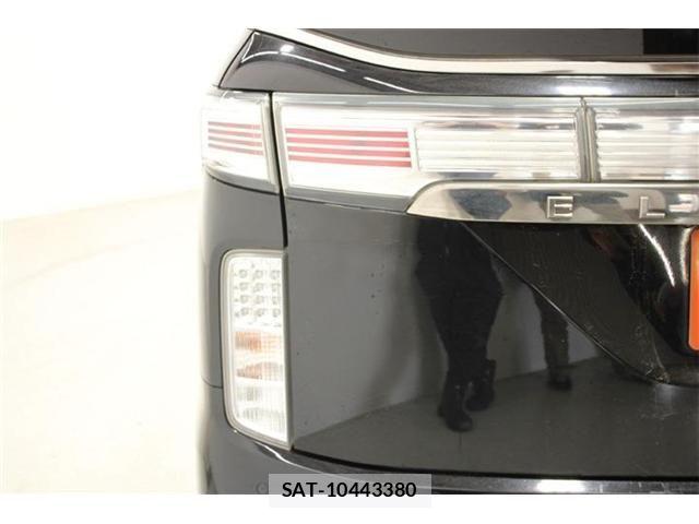 Nissan ELGRAND 2021-03 6904735-18