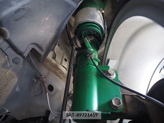 Nissan ELGRAND 2016-03 6993387-23