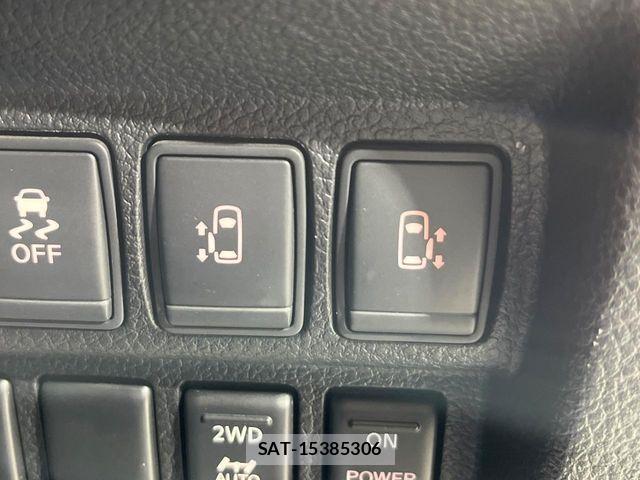 Nissan ELGRAND 2012-05 7020410-4