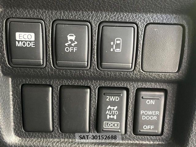Nissan ELGRAND 2011-12 7058411-5