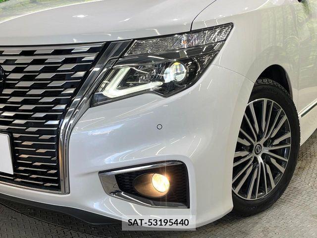 Nissan ELGRAND 2021-05 7218098-12