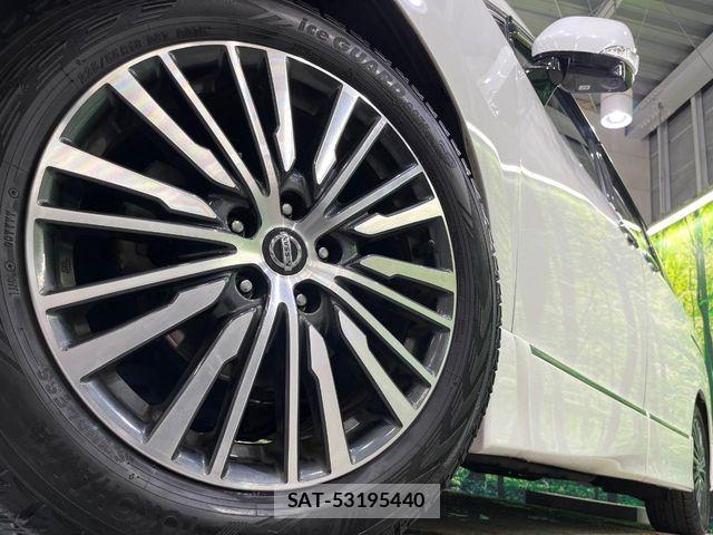 Nissan ELGRAND 2021-05 7218098-13