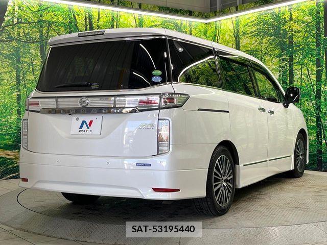Nissan ELGRAND 2021-05 7218098-17