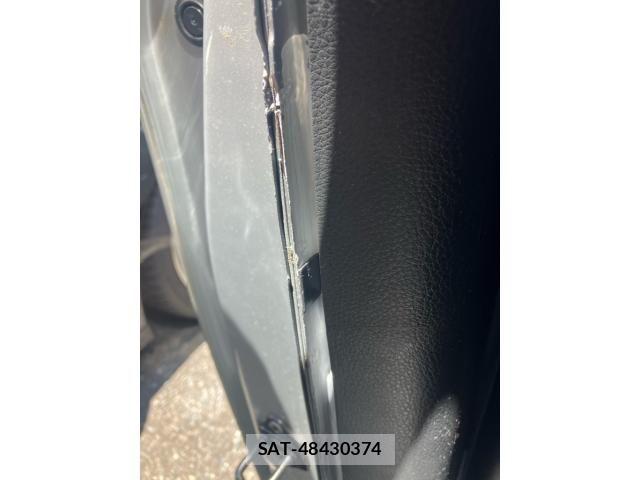 Nissan ELGRAND 2015-09 7218099-24