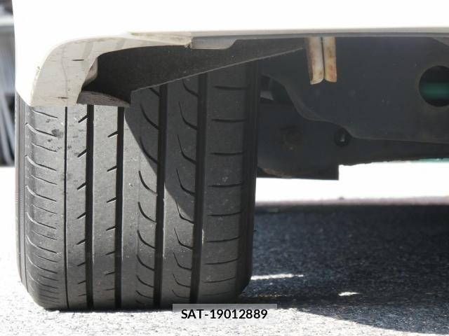 Nissan ELGRAND 2012-10 7250721-17