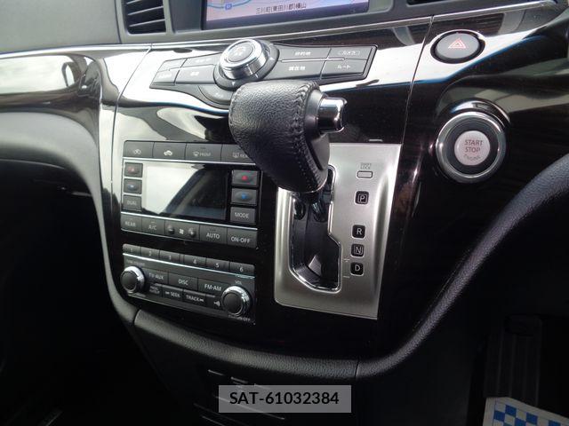 Nissan ELGRAND 2016-09 7271856-17