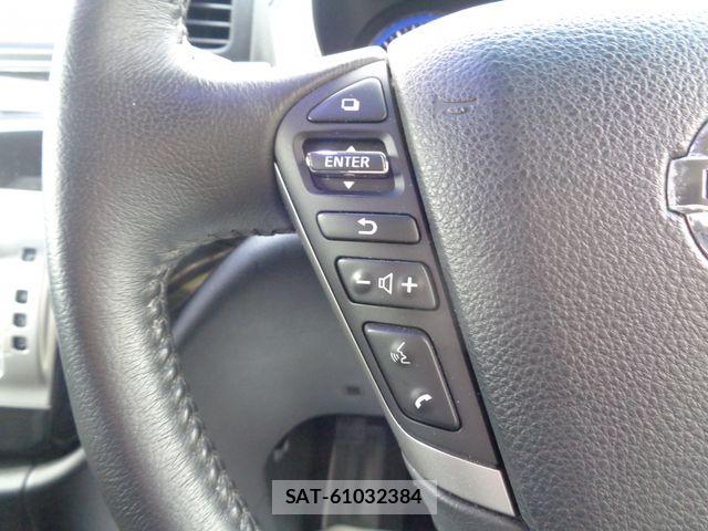 Nissan ELGRAND 2016-09 7271856-19