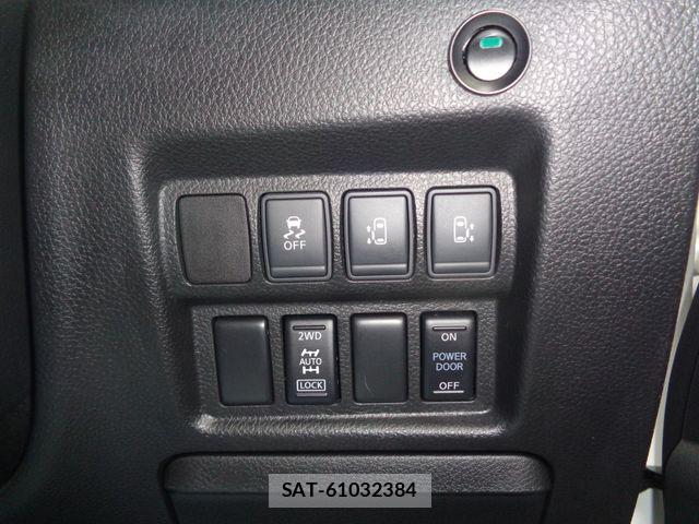 Nissan ELGRAND 2016-09 7271856-21