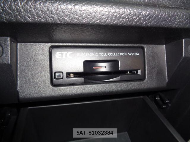 Nissan ELGRAND 2016-09 7271856-22