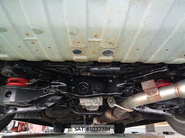 Nissan ELGRAND 2016-09 7271856-27