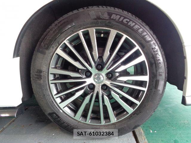 Nissan ELGRAND 2016-09 7271856-29