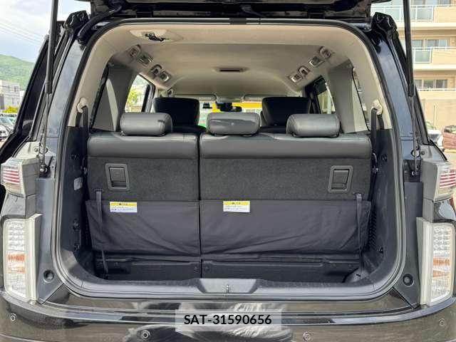 Nissan ELGRAND 2020-05 7326922-24