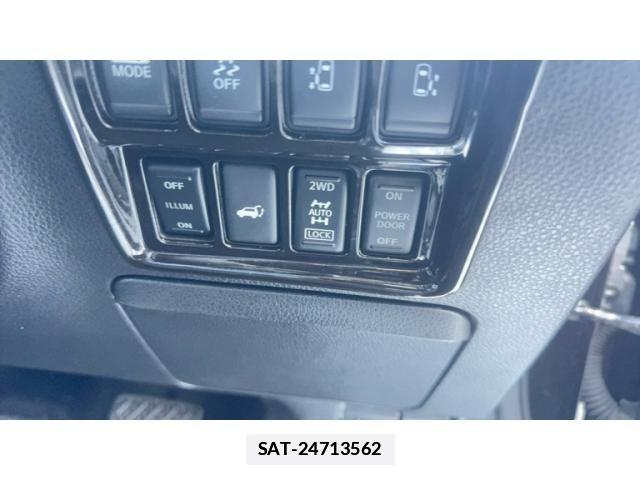 Nissan ELGRAND 2012-05 7326926-14