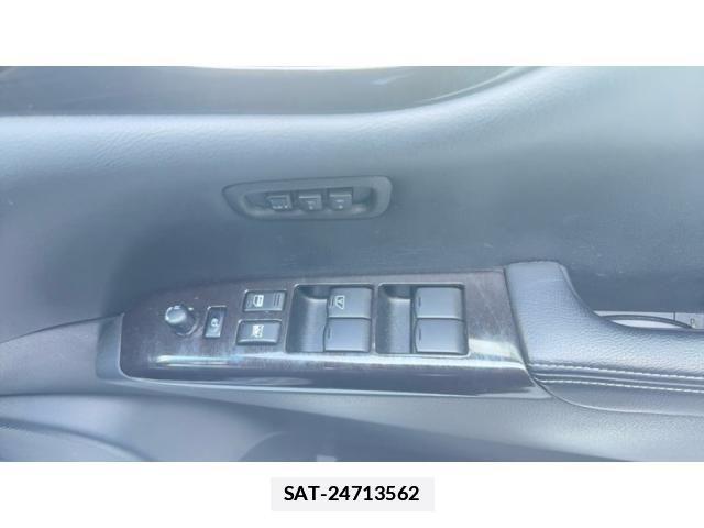Nissan ELGRAND 2012-05 7326926-16