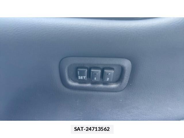 Nissan ELGRAND 2012-05 7326926-17