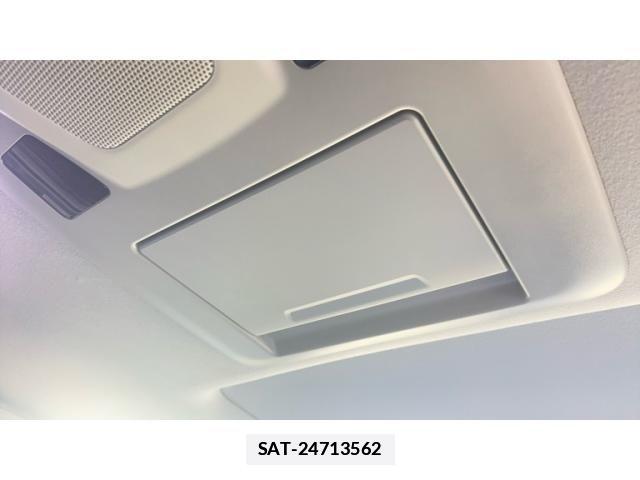 Nissan ELGRAND 2012-05 7326926-21