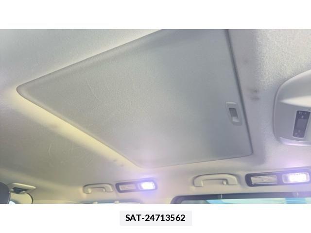 Nissan ELGRAND 2012-05 7326926-22