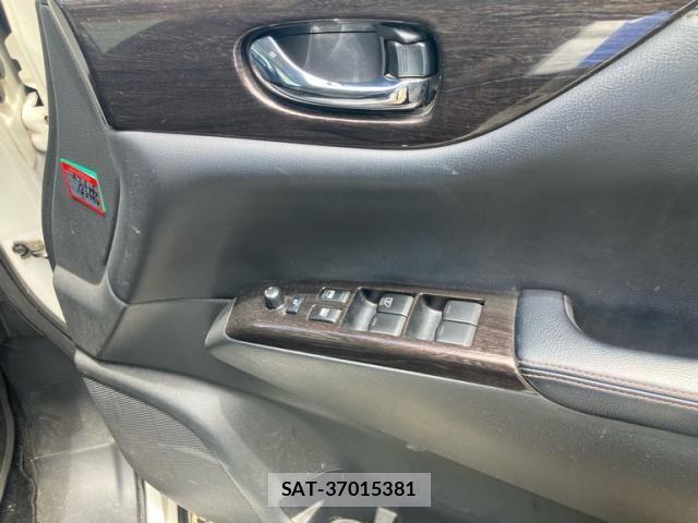 Nissan ELGRAND 2012-02 7326924-19