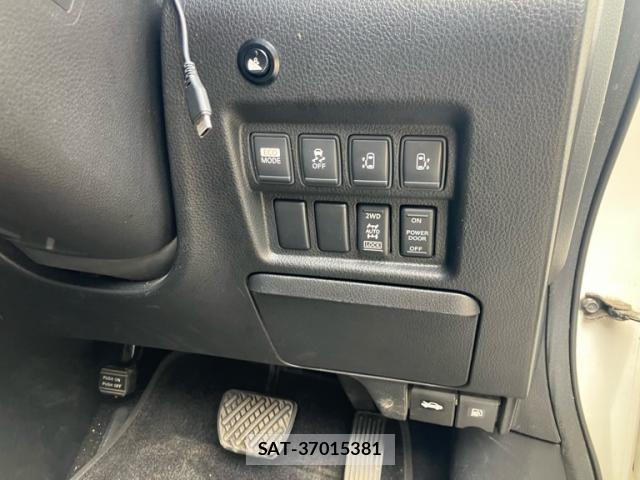 Nissan ELGRAND 2012-02 7326924-20