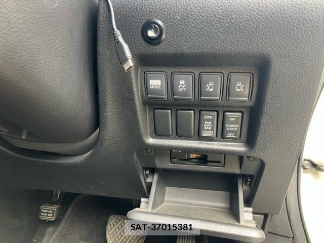 Nissan ELGRAND 2012-02 7326924-21