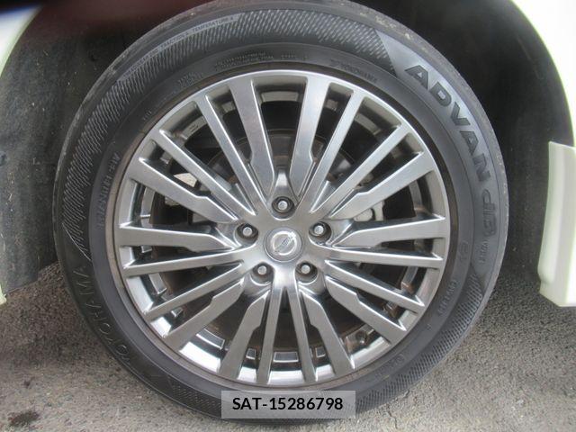 Nissan ELGRAND 2019-12 7326923-25