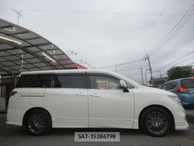 Nissan ELGRAND 2019-12 7326923-3