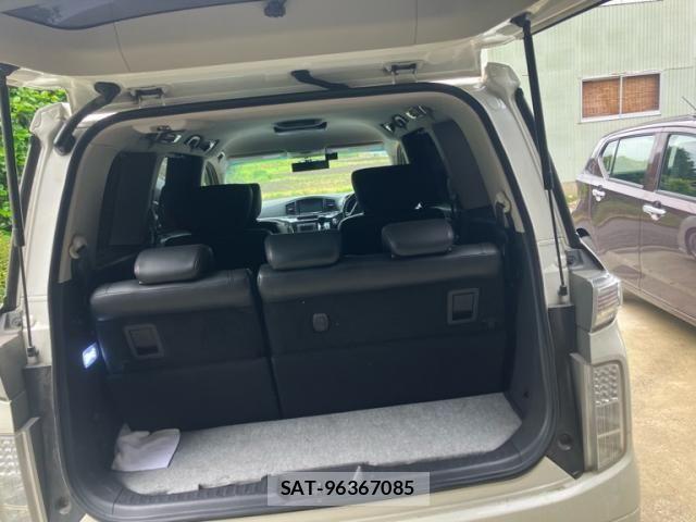 Nissan ELGRAND 2014-03 7326925-10