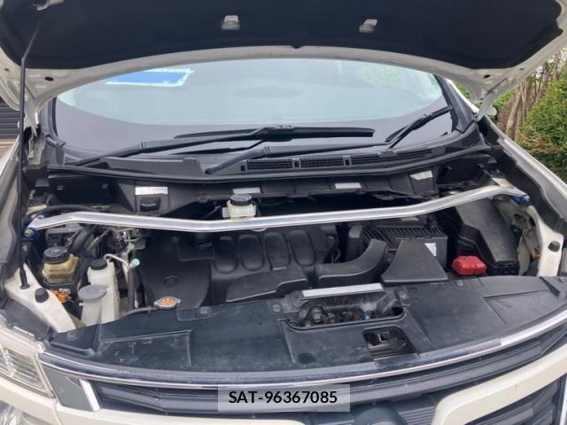 Nissan ELGRAND 2014-03 7326925-17