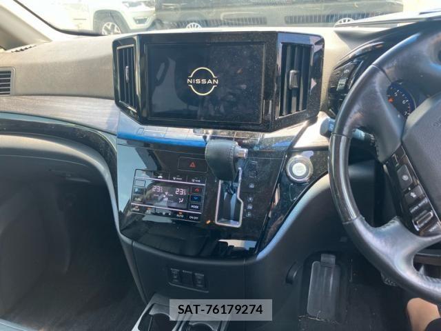 Nissan ELGRAND 2021-09 7392071-14