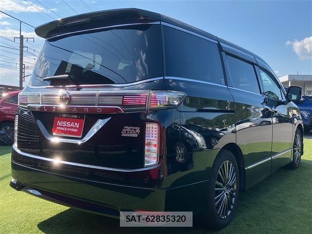 Nissan ELGRAND 2021-07 7500462-1