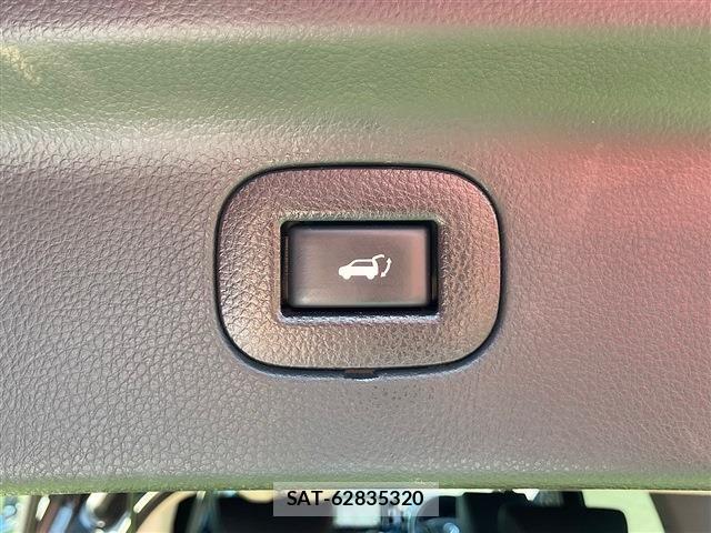 Nissan ELGRAND 2021-07 7500462-28