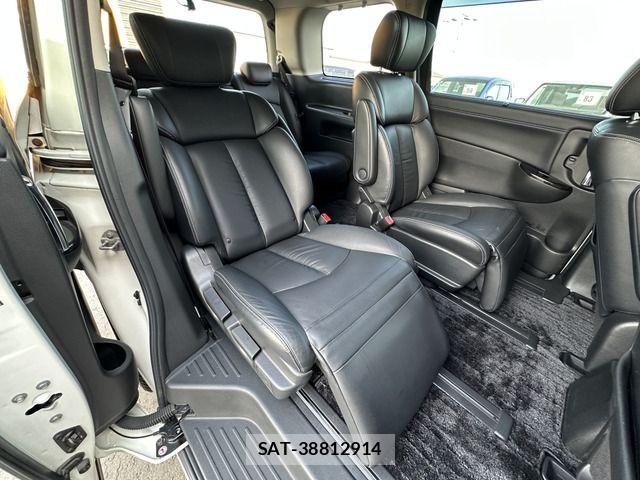 Nissan ELGRAND 2013-10 7616399-8