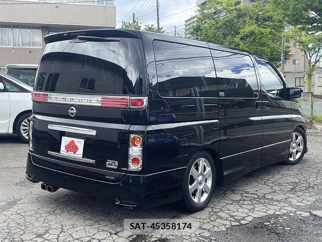 Nissan ELGRAND 2009-03 7616401-2
