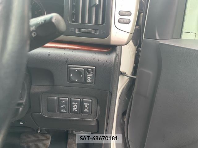 Nissan ELGRAND 2007-09 7616405-17