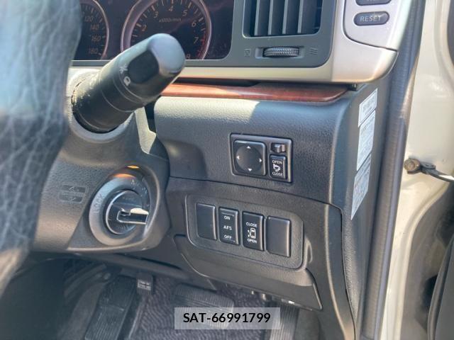 Nissan ELGRAND 2006-12 7723085-17