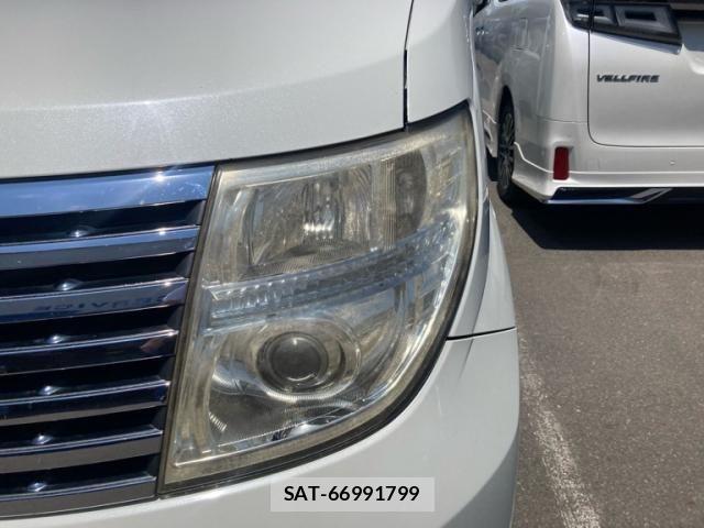 Nissan ELGRAND 2006-12 7723085-4