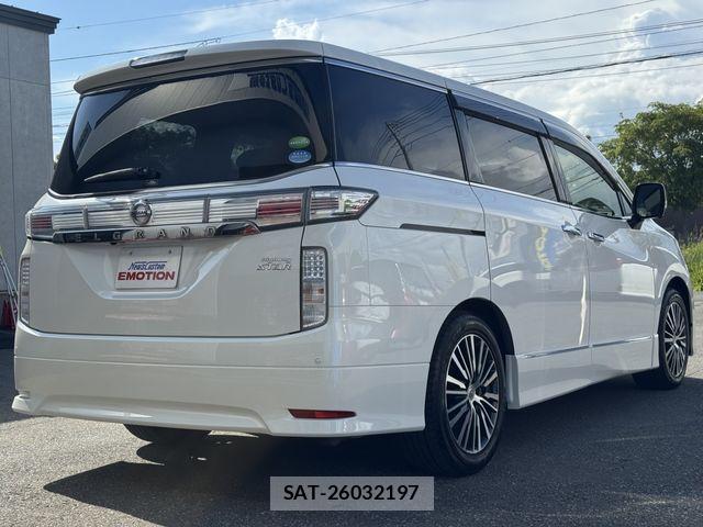 Nissan ELGRAND 2014-04 7723083-10
