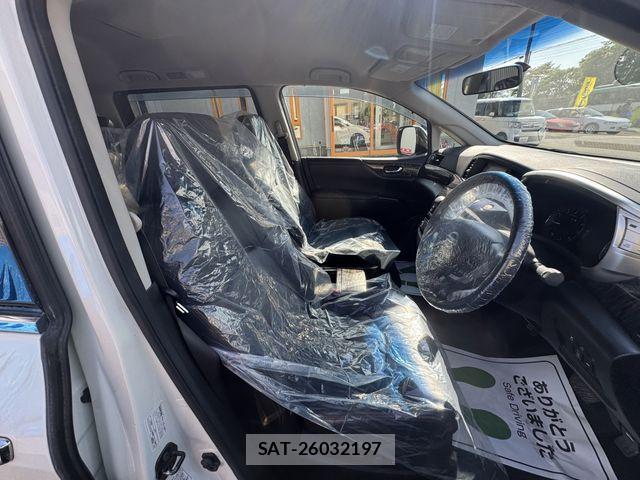 Nissan ELGRAND 2014-04 7723083-15