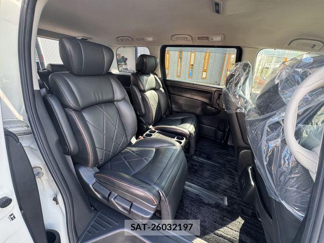 Nissan ELGRAND 2014-04 7723083-16