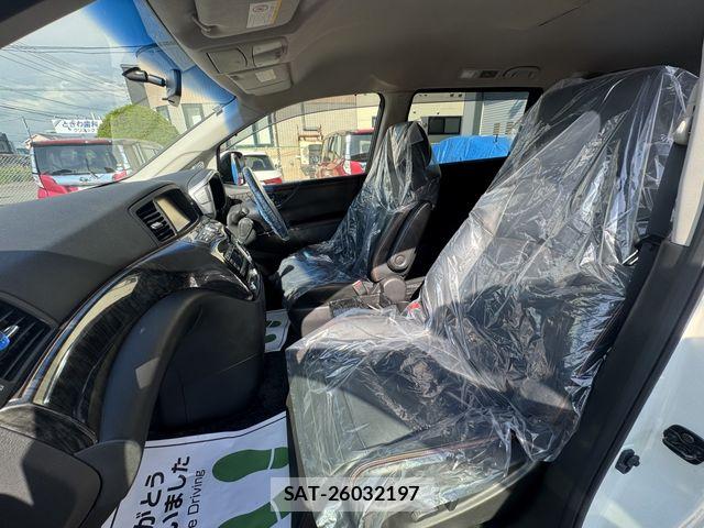 Nissan ELGRAND 2014-04 7723083-19