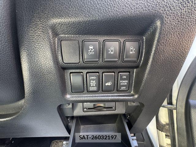 Nissan ELGRAND 2014-04 7723083-23