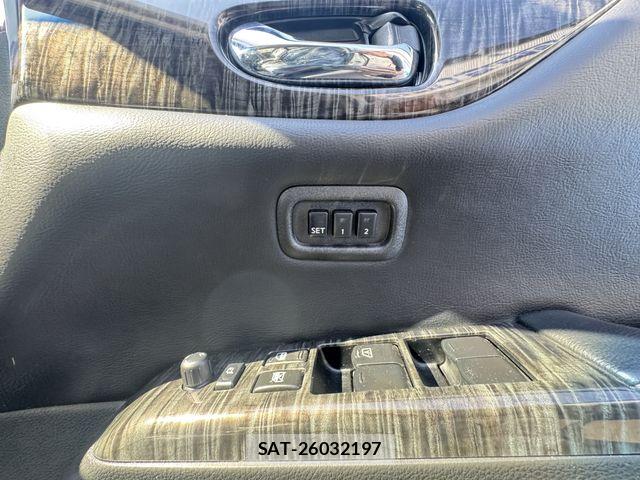 Nissan ELGRAND 2014-04 7723083-24